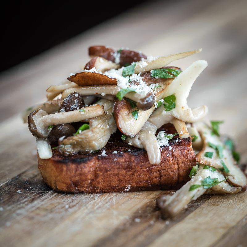 Bruschetta Funghi - Burrata - Suggestie-Bastiano Bonheiden